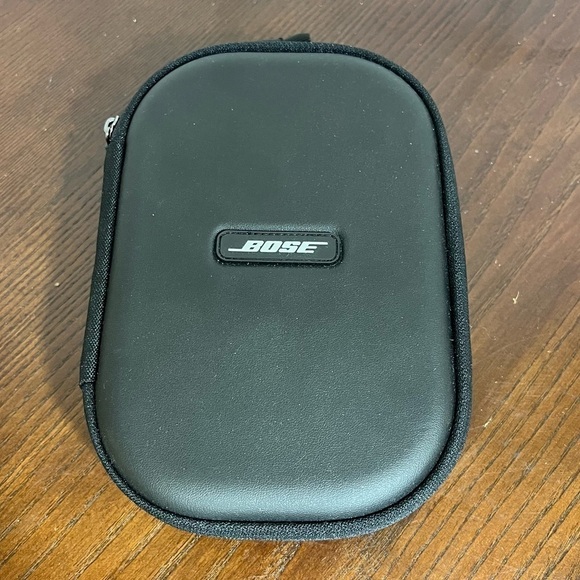 BOSE carrying hard case for headphone or speaker 8.5 x 6 x 1.5 - Picture 5 of 5